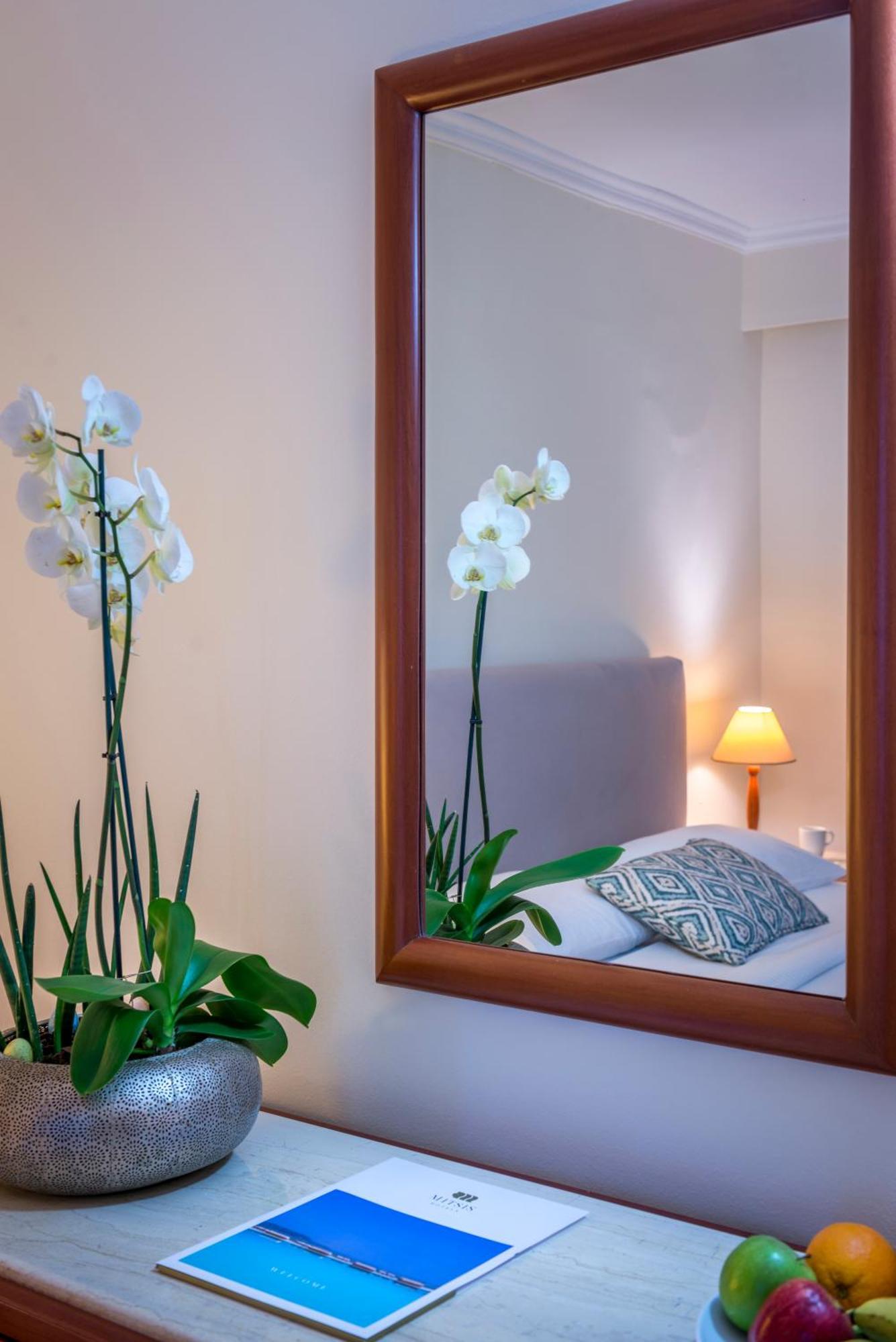 Zweibettzimmer mit Balkon und Meerblick