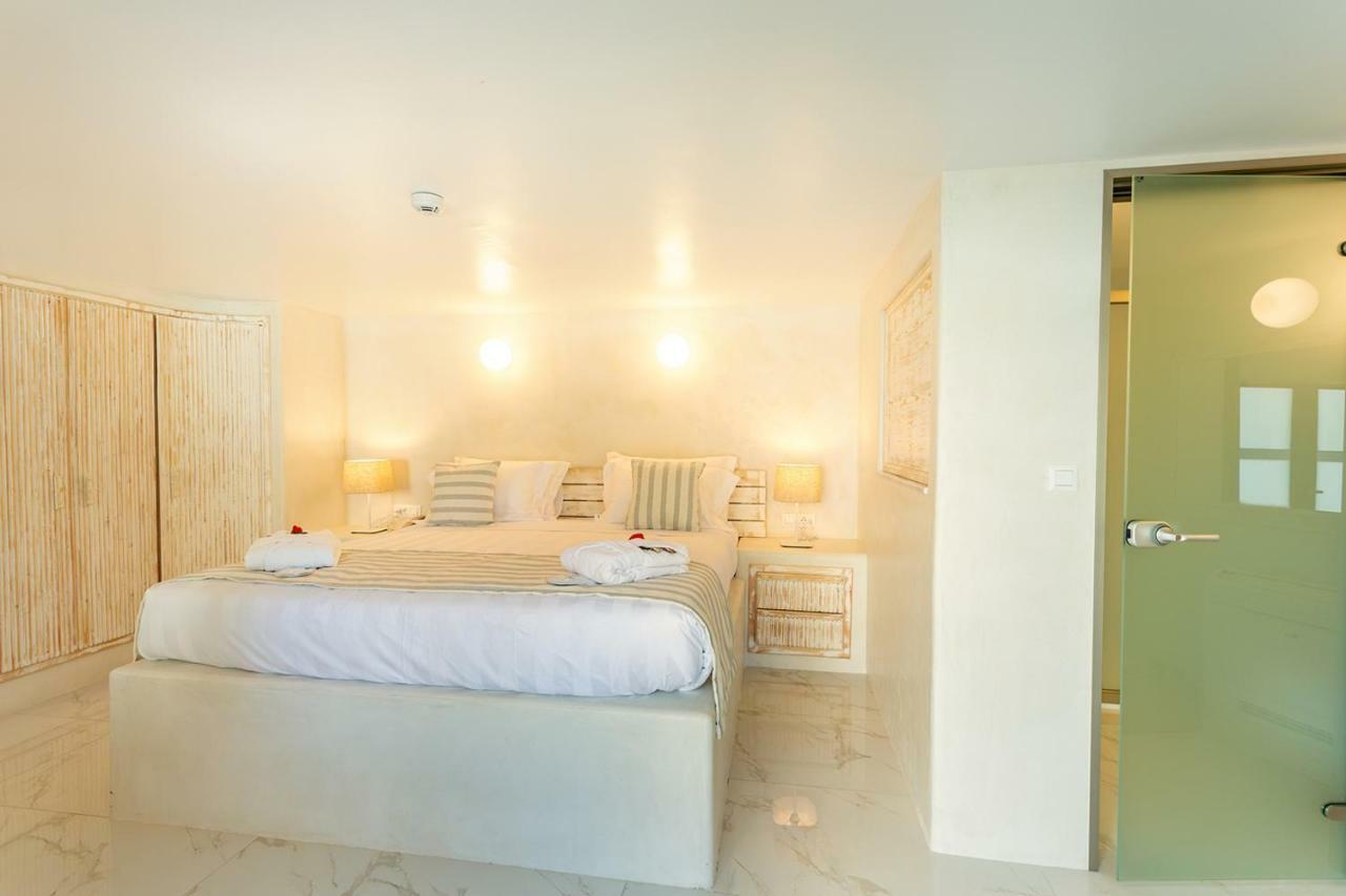 Suite Balcony,1214701828:JPEG